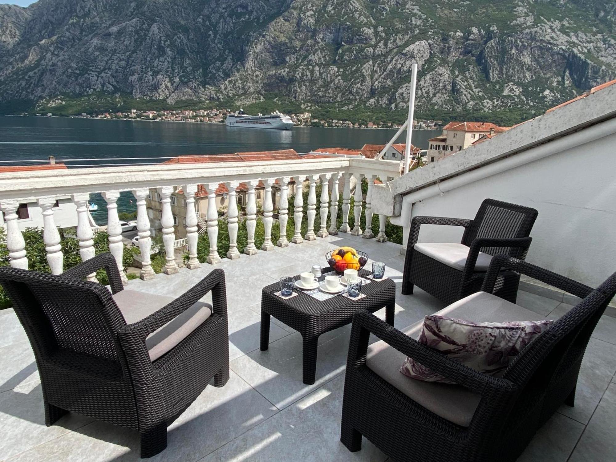 Lux Boka Sea View Apartment 科托尔 外观 照片